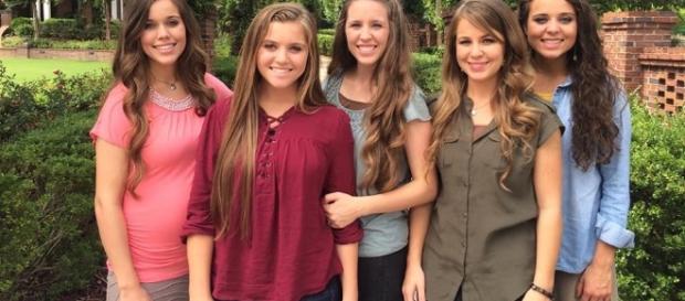 Duggar girls (Duggar family/Facebook) Duggar girls (Duggar family/Facebook)
