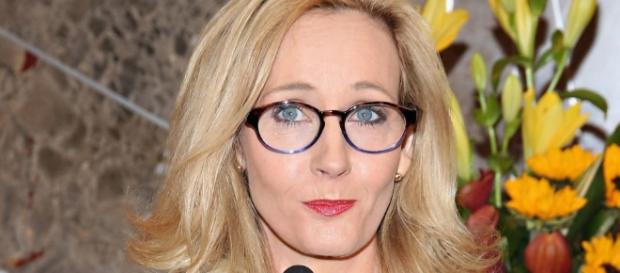 J.K. Rowling's new saga is 'Fantastic Beasts and Where to Find Them' - seventeen.com J.K. Rowling's new saga is 'Fantastic Beasts and Where to Find Them' - seventeen.com