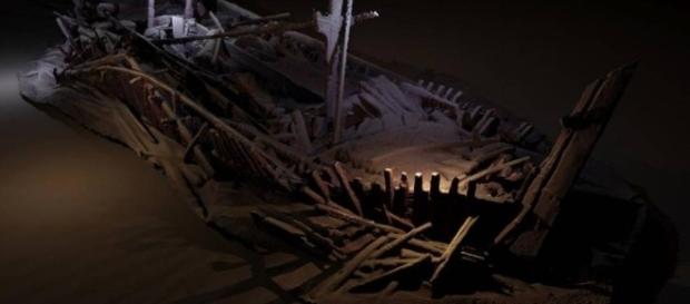Navios seculares naufragados no Mar Morto. Navios seculares naufragados no Mar Morto.