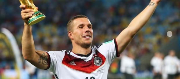 Podolski foi campeão do mundo com a Alemanha no Brasil Podolski foi campeão do mundo com a Alemanha no Brasil