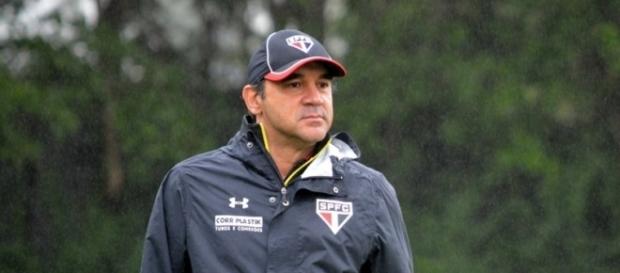 Ricardo Gomes testa elenco para encarar o Grêmio Ricardo Gomes testa elenco para encarar o Grêmio