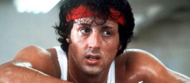 Rocky Balboa, il personaggio che ha reso Sylvester Stallone un divo, sta per compiere i 40 anni dal debutto al cinema Rocky Balboa, il personaggio che ha reso Sylvester Stallone un divo, sta per compiere i 40 anni dal debutto al cinema