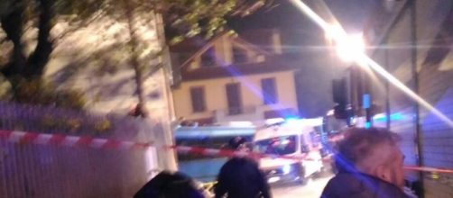 Busnago, autobus sfonda muro di un bar: 9 feriti