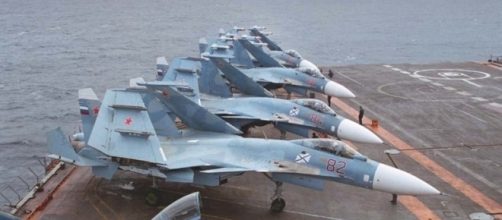 I caccia Su-33 dell'aviazione di Mosca impegnati nella campagna militare in Siria