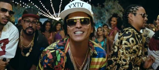 Bruno Mars: il nuovo album è '24K Magic' - simoneniga.com Bruno Mars: il nuovo album è '24K Magic' - simoneniga.com