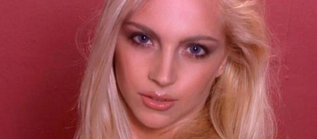 Giovanna Rigato, ex gieffina, denunciata per tentata estorsione Giovanna Rigato, ex gieffina, denunciata per tentata estorsione