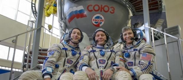 Nova tripulação da Estação Espacial Internacional (ISS). Nova tripulação da Estação Espacial Internacional (ISS).