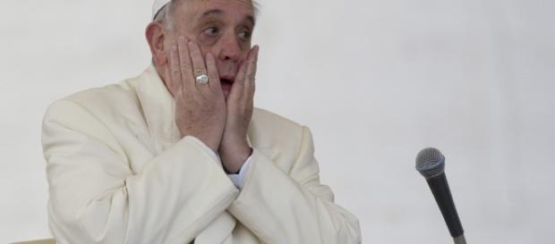 Papa acusado de heresia por cardeais Papa acusado de heresia por cardeais