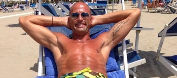 Stefano Bettarini pronto a partecipare al trono over di Uomini e Donne Stefano Bettarini pronto a partecipare al trono over di Uomini e Donne