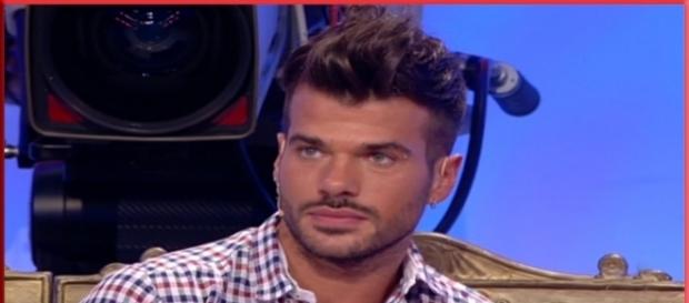 U&D anticipazioni trono gay, la scelta di Claudio Sona: un indizio clamoroso svela tutto U&D anticipazioni trono gay, la scelta di Claudio Sona: un indizio clamoroso svela tutto