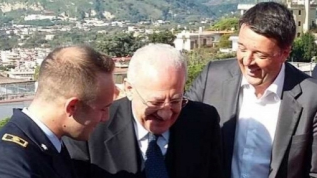 Il governatore della Campania De Luca con il premier Renzi