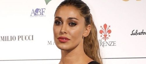 Gossip: omaggio floreale per Belen Rodriguez; da parte di chi?