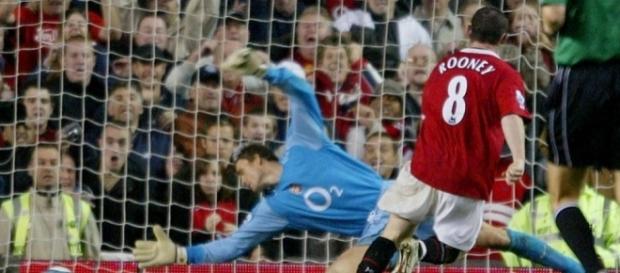Arsene Wenger 20 years: Seven classic Arsenal vs Manchester United - thesun.co.uk Arsene Wenger 20 years: Seven classic Arsenal vs Manchester United - thesun.co.uk