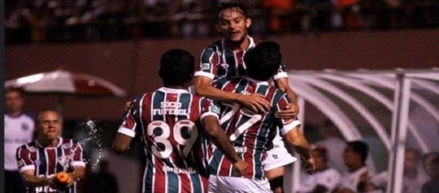 Fluminense pode ter novo material esportivo em 2017 (Foto: Arquivo) Fluminense pode ter novo material esportivo em 2017 (Foto: Arquivo)