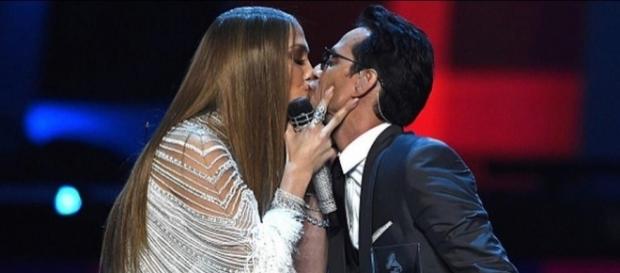 Jennifer Lopez y Marc Anthony se besaron en los Latin Grammy. ¿Y ... - peru.com Jennifer Lopez y Marc Anthony se besaron en los Latin Grammy. ¿Y ... - peru.com