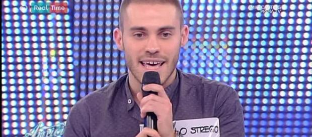 Lo Strego, il cantante rivelazione di 'Amici 16'. Lo Strego, il cantante rivelazione di 'Amici 16'.