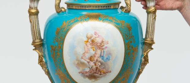 Northumberland Vase. Courtesy of Ironbridge Gorge Museum Trust. Northumberland Vase. Courtesy of Ironbridge Gorge Museum Trust.