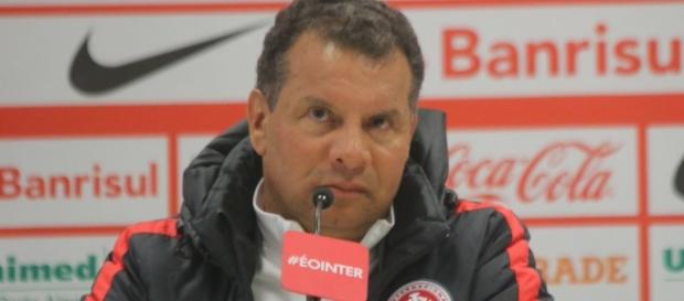 Celso Roth, agora ex-técnico do Inter Celso Roth, agora ex-técnico do Inter