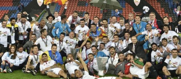 Sevilla Fc tras ganar la Europa League en Basilea Sevilla Fc tras ganar la Europa League en Basilea
