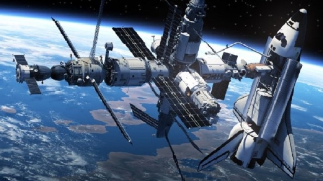 NASA Can't Deny This Huge 'Alien UFO Spacecraft' On ISS Live Feed ... - inquisitr.com