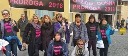 Pensioni, foto di Daniela Bagni condivisa sulla pagina Facebook Opzione Donna Proroga al 2018