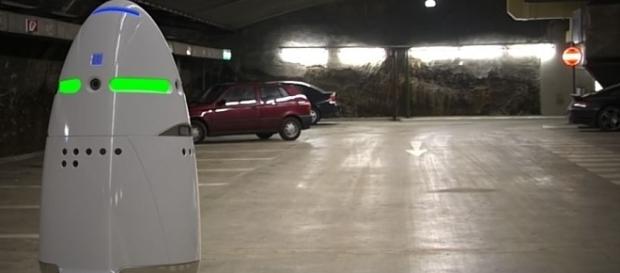 Coraz więcej robotów zastępujących ochroniarzy - zaczną zabijać? voanews.com Coraz więcej robotów zastępujących ochroniarzy - zaczną zabijać? voanews.com
