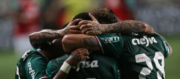 Palmeiras pode levantar o título brasileiro, dependendo de combinação de resultados Palmeiras pode levantar o título brasileiro, dependendo de combinação de resultados