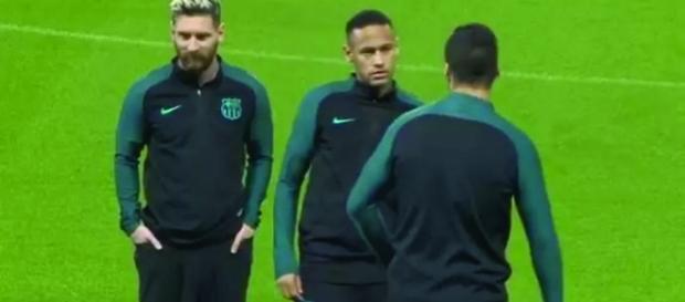 Craque Neymar se desentende com parceiro de time Craque Neymar se desentende com parceiro de time