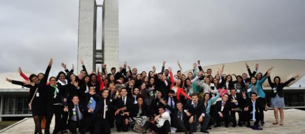 Estudantes de todo o Brasil vivenciando estágio na Câmara Federal (DF- Brasília) Estudantes de todo o Brasil vivenciando estágio na Câmara Federal (DF- Brasília)