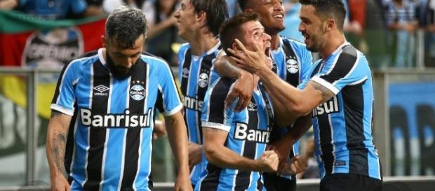 Grêmio abriu vantagem sobre o Cruzeiro ao vencer por 2 a 0 na quarta-feira passada Grêmio abriu vantagem sobre o Cruzeiro ao vencer por 2 a 0 na quarta-feira passada