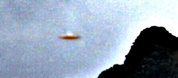 Immagine dell'UFO scattata dal testimone Immagine dell'UFO scattata dal testimone