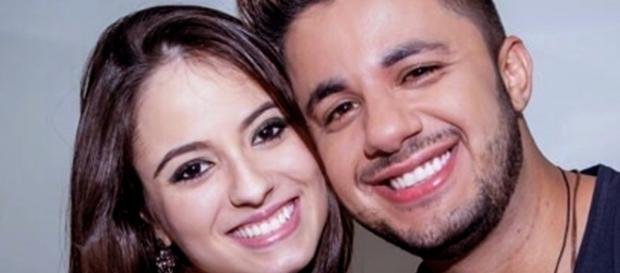 O cantor e a namorada faleceram num trágico acidente de carro, em 24 de junho de 2015 O cantor e a namorada faleceram num trágico acidente de carro, em 24 de junho de 2015