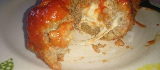 polpette ripiene di mozzarella filante polpette ripiene di mozzarella filante