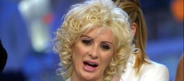 Tina Cipollari tra i giurati della nuova trasmissione di Simona Ventura Tina Cipollari tra i giurati della nuova trasmissione di Simona Ventura