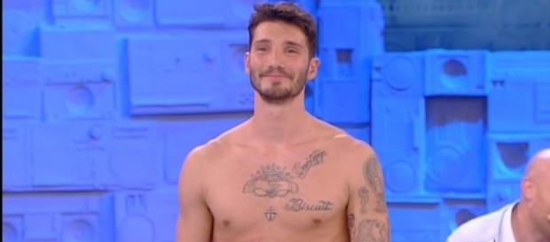 Ultimi gossip sul nuovo misterioso amore di Stefano De Martino. Ultimi gossip sul nuovo misterioso amore di Stefano De Martino.