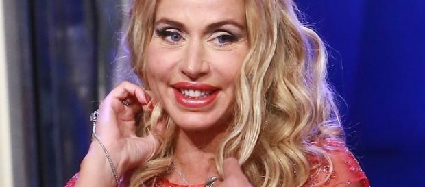 Valeria Marini si confida con l'amico Gabriele Rossi Valeria Marini si confida con l'amico Gabriele Rossi