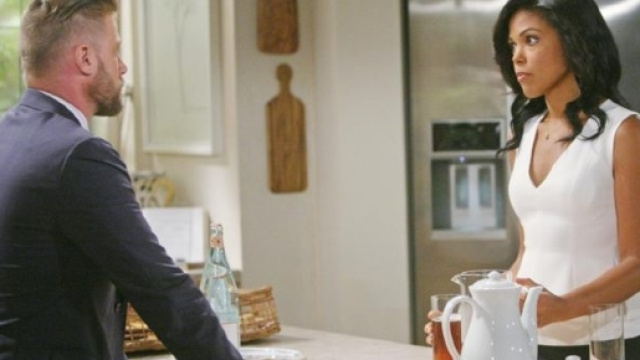 Rick e Maya discutono in cucina