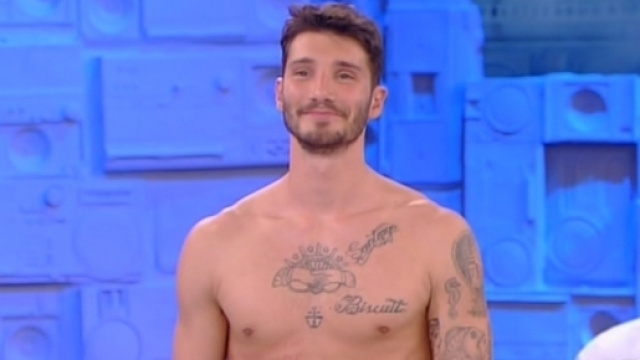 Ultimi gossip sul nuovo misterioso amore di Stefano De Martino.