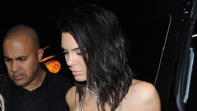 Uno dei look della festeggiata Kendall Jenner