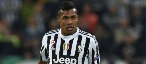 Juve, super offerta del City per Alex Sandro