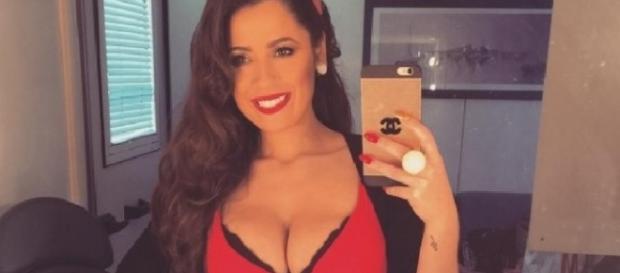 Alessia Macari parla del difficile rapporto con il papà. Alessia Macari parla del difficile rapporto con il papà.