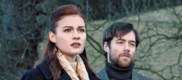 Brianna and Roger in "Dragonfly in Amber" / Photo via Entertainment Weekly Brianna and Roger in "Dragonfly in Amber" / Photo via Entertainment Weekly