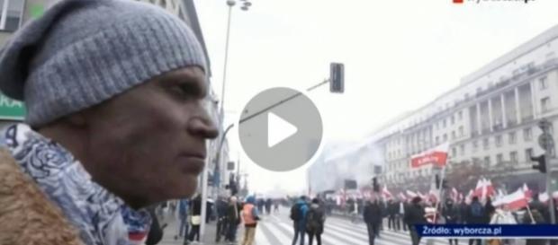 Dziennikarz GW przebrał się za murzyna. Dziennikarz GW przebrał się za murzyna.