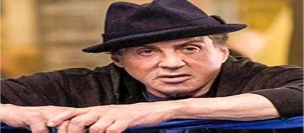 Famosos que possuem algumas imperfeições físicas Famosos que possuem algumas imperfeições físicas