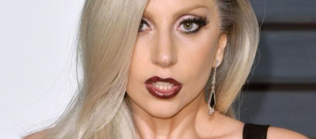 Lady Gaga soffre di un dolore cronico. Lady Gaga soffre di un dolore cronico.