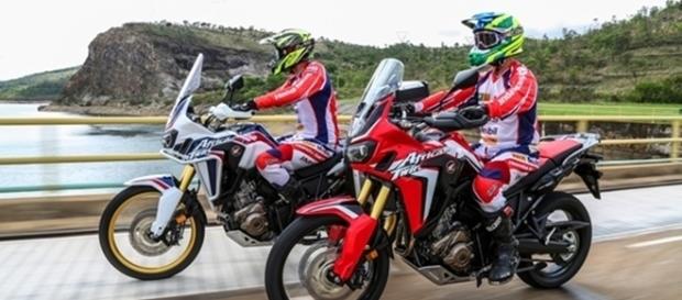A Honda Africa Twin será vendida nas cores branca e vermelha A Honda Africa Twin será vendida nas cores branca e vermelha