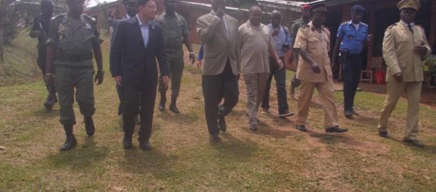 Le scretaire Général et la Ministre du Tourisme Camerounais Le scretaire Général et la Ministre du Tourisme Camerounais