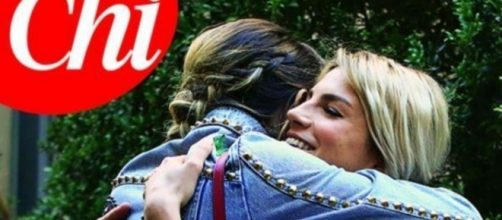 Emma Marrone abbraccia Laura Chiatti ed accende il gossip