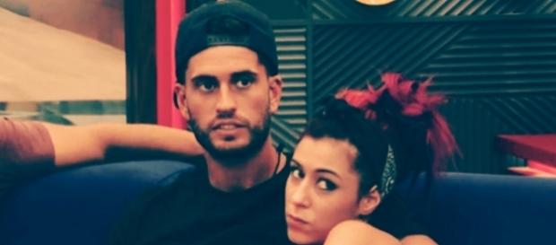 #gh17 #horasincamaras #gala12gh17 #dbt12gh17 Bea y Rodrigo noche amor #gh17 #horasincamaras #gala12gh17 #dbt12gh17 Bea y Rodrigo noche amor