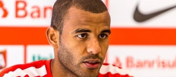Jogador de 28 anos pode ser o novo zagueiro do Corinthians Jogador de 28 anos pode ser o novo zagueiro do Corinthians